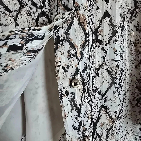 Joie Womens Python Print Long Sleeve Blouse shirt Boutton down size XL - Picture 15 of 16